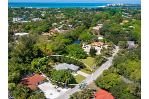 659 Tropical Cir, Siesta Key, FL 34242, Sold 01/26/22