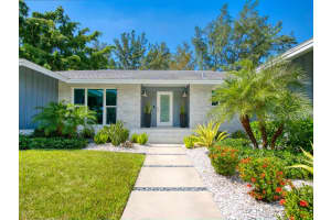 659 Tropical Cir, Siesta Key, FL 34242, Sold 01/26/22