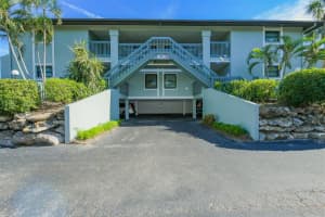 4255 Gulf Dr, Holmes Beach, FL 34217, Sold 12/03/21