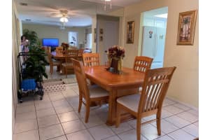 8225 Cypress Lake Dr, Sarasota, FL 34243, Sold 12/10/21