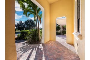 8009 36th St Cir E, Sarasota, FL 34243, Sold 11/29/21