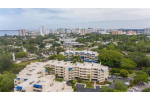 835 S Osprey Ave, Sarasota, FL 34236, Sold 12/09/21