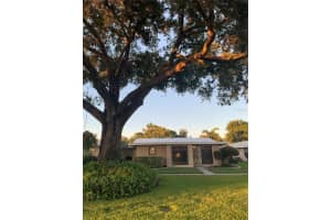 3334 Dartmouth Ln, Sarasota, FL 34239, Sold 12/20/21