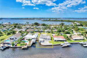 1433 Deer Creek Dr, Englewood, FL 34223, Sold 12/17/21