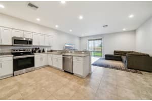 1206 Grantham Dr, Sarasota, FL 34234, Sold 12/17/21