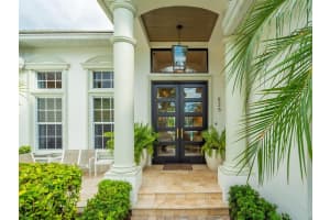 525 Bird Key Dr, Sarasota, FL 34236, Sold 01/28/22