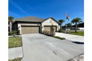 5809 Fiore Dr, Bradenton, FL 34208, Sold 01/05/22