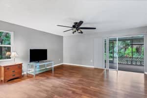 4901 Village Garden Dr, Sarasota, FL 34234, Sold 12/21/21