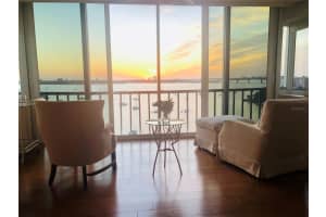 555 S Gulfstream Ave, Sarasota, FL 34236, Sold 12/17/21