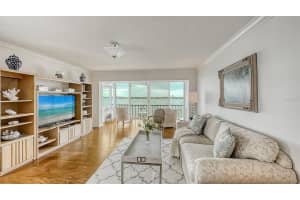 555 S Gulfstream Ave, Sarasota, FL 34236, Sold 12/17/21
