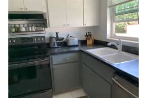 2442 Golf Course Dr, Sarasota, FL 34234, Sold 01/14/22