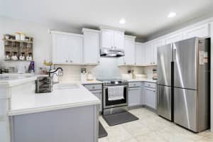 7119 Montauk Point Crossing, Bradenton, FL 34212, Sold 01/03/22