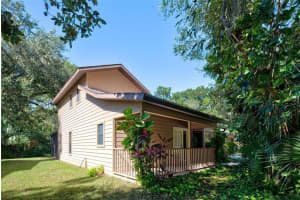 1075 Greystone Ln, Sarasota, FL 34232, Sold 02/11/22