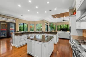 113 Fillmore Dr, Sarasota, FL 34236, Sold 12/23/21