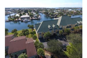 6402 Sunset Bay Cir, Apollo Beach, FL 33572, Sold 12/27/21