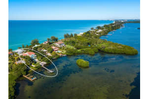 144 N Casey Key Rd, Osprey, FL 34229, Sold 04/20/22