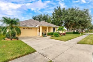 2501 Whispering Pine Ln, North Port, FL 34287, Sold 01/03/22
