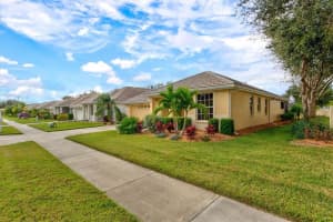 2501 Whispering Pine Ln, North Port, FL 34287, Sold 01/03/22