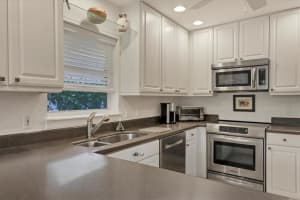 2304 63rd St Ct, Bradenton, FL 34209, Sold 01/31/22