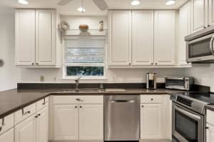 2304 63rd St Ct, Bradenton, FL 34209, Sold 01/31/22