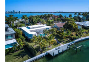 426 Meadow Lark Dr, Sarasota, FL 34236, Sold 12/30/21
