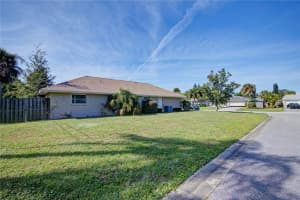 3740 Pin Oaks St, Sarasota, FL 34232, Sold 02/02/22