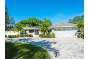 121 Holly Ave, Sarasota, FL 34243, Sold 01/15/22
