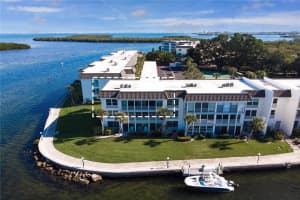 4320 Falmouth Dr, Longboat Key, FL 34228, Sold 01/19/22