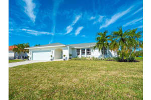 374 Michelangelo Dr, Osprey, FL 34229, Sold 01/18/22