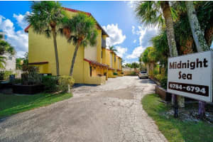 6786 Sarasea Cir, Sarasota, FL 34242, Sold 01/27/22