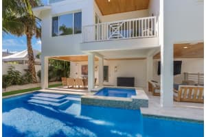 6930 Longboat Dr S, Longboat Key, FL 34228, Sold 12/15/21
