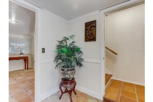 5227 Siesta Cove Dr, Siesta Key, FL 34242, Sold 01/18/22