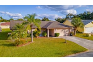 5734 39th St Cir E, Bradenton, FL 34203, Sold 02/18/22