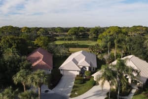 8041 Bobcat Cir, Sarasota, FL 34238, Sold 01/18/22