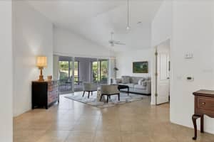 8041 Bobcat Cir, Sarasota, FL 34238, Sold 01/18/22