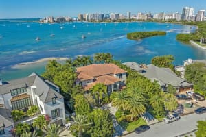 1364 Harbor Dr, Sarasota, FL 34239, Sold 01/03/22