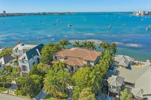 1364 Harbor Dr, Sarasota, FL 34239, Sold 01/03/22