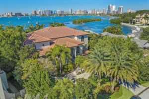 1364 Harbor Dr, Sarasota, FL 34239, Sold 01/03/22