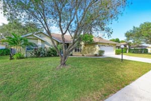 2743 Man-Of-War Cir, Sarasota, FL 34240, Sold 12/29/21