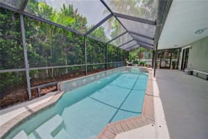 5752 Forester Lake Dr, Sarasota, FL 34243, Sold 01/13/22