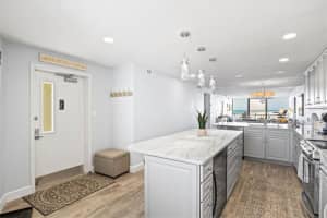 5790 Midnight Pass Rd, Sarasota, FL 34242, Sold 01/24/22