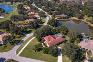 2000 Tom Morris Dr, Sarasota, FL 34240, Sold 01/03/22