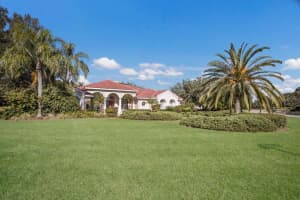 2000 Tom Morris Dr, Sarasota, FL 34240, Sold 01/03/22