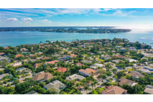 533 Bird Key Dr, Sarasota, FL 34236, Sold 01/28/22