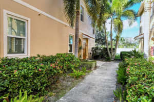 3469 Parkridge Cir, Sarasota, FL 34243, Sold 02/17/22