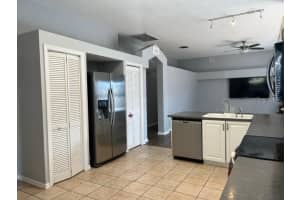 4634 Classique Dr, Sarasota, FL 34243, Sold 12/20/21