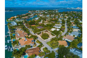 575 SPOONBILL DR, SARASOTA, FL 34236 Sold 06/28/23