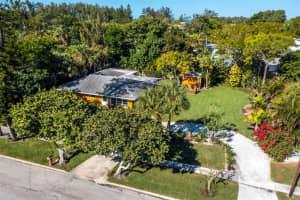 711 Russell St, Longboat Key, FL 34228, Sold 03/25/22