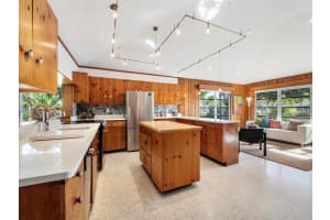 711 Russell St, Longboat Key, FL 34228, Sold 03/25/22