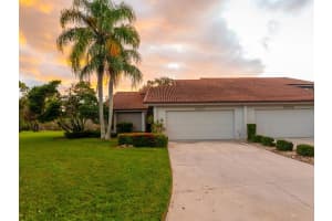 3807 Wilshire Cir W, Sarasota, FL 34238, Sold 01/20/22